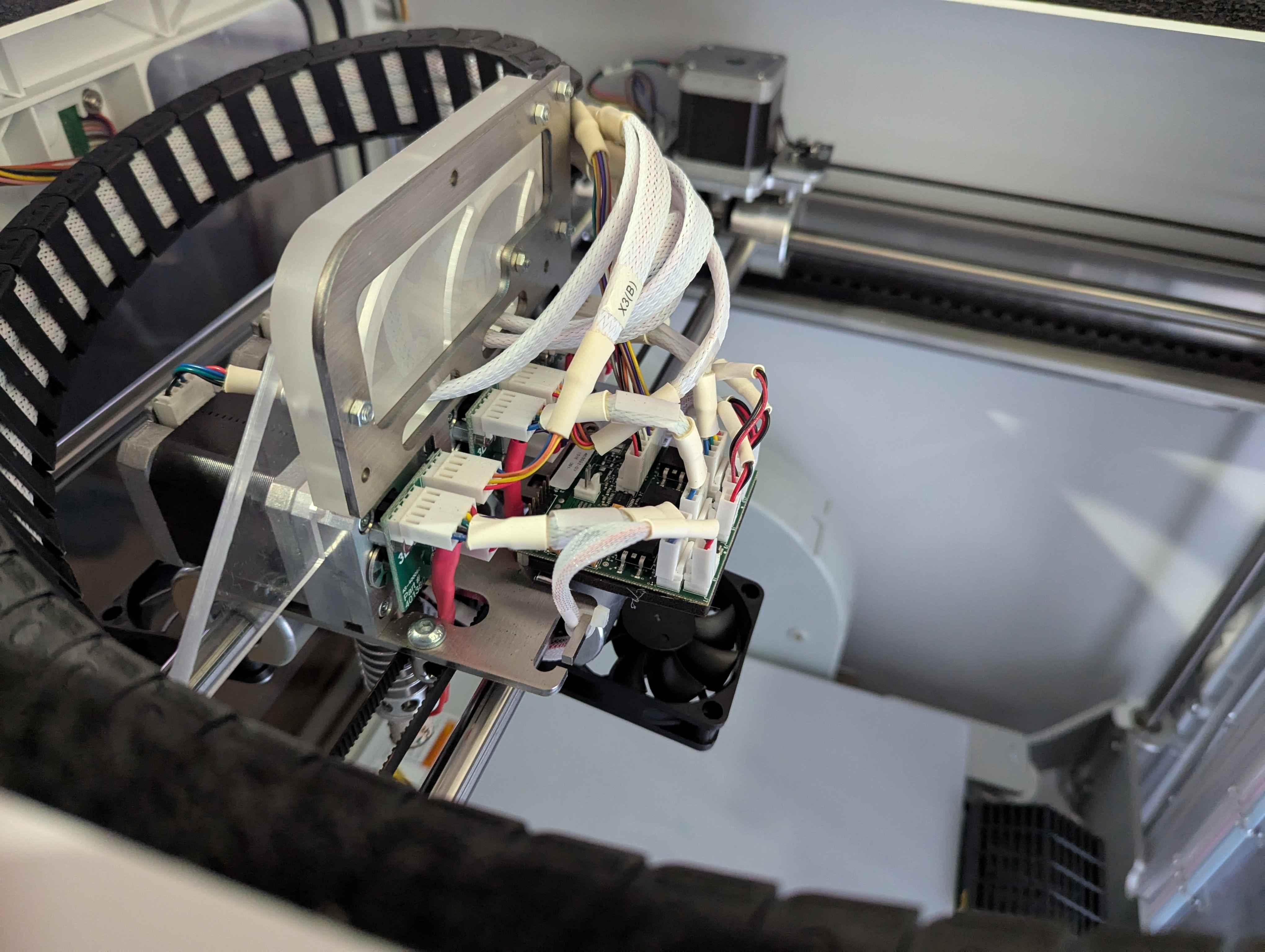 CubePro Trio's print head with 3 extruders
